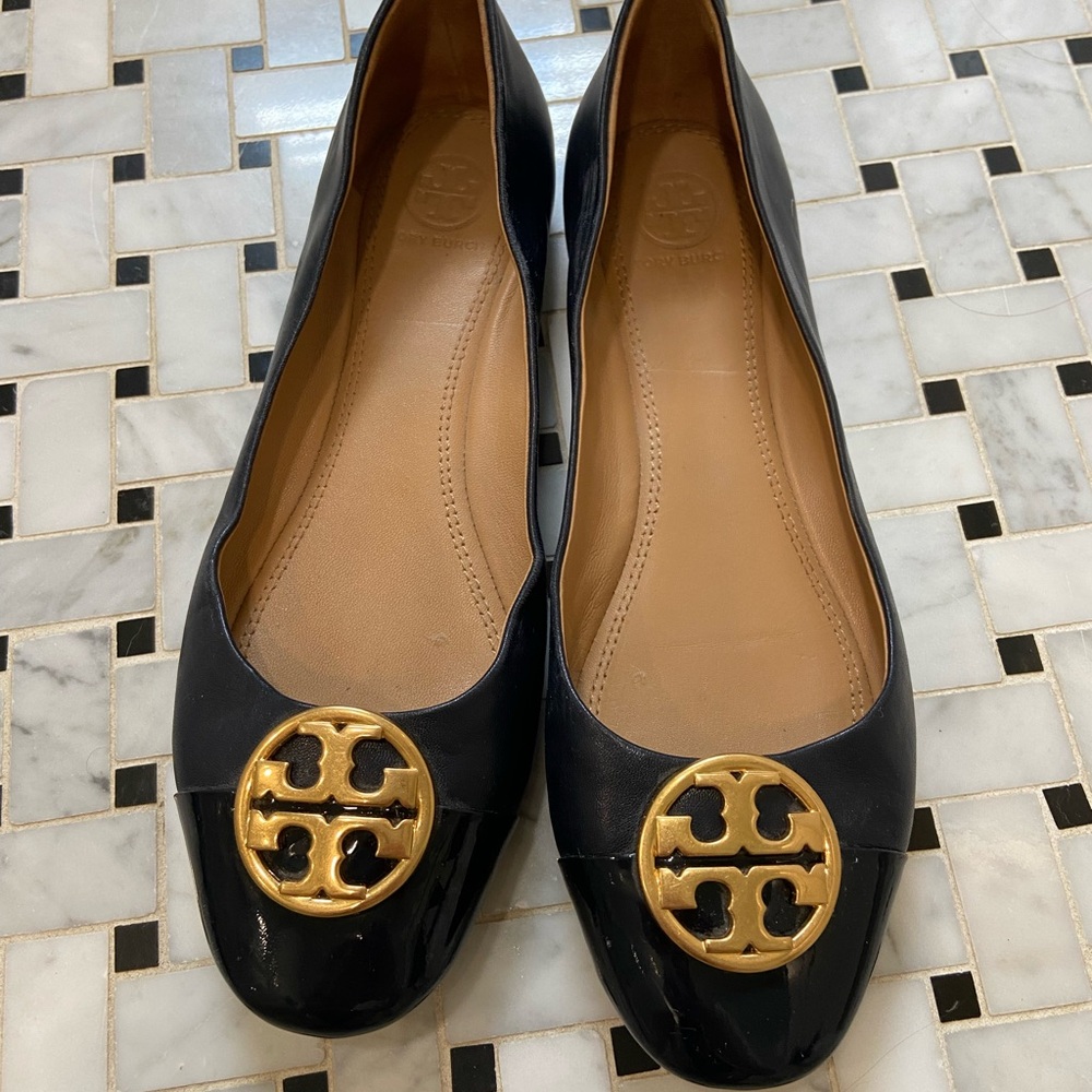 Tory Burch Navy Cap Toe Gold Logo Ballet Flats Size 8